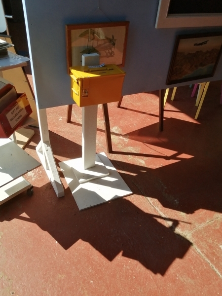 Donation-Box-Stand-02