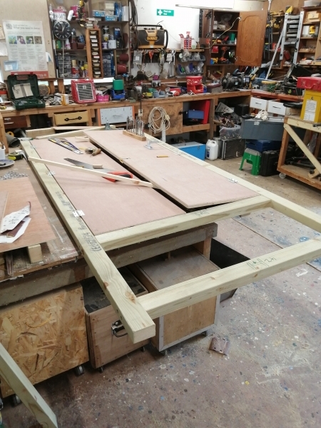 Hangar-Entrance-Cupboard-08