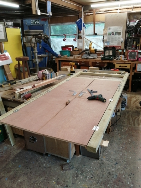 Hangar-Entrance-Cupboard-09