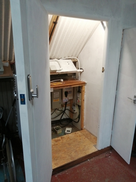 Hangar-Entrance-Cupboard-23