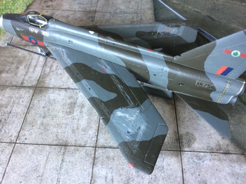 Model-Lightning-02