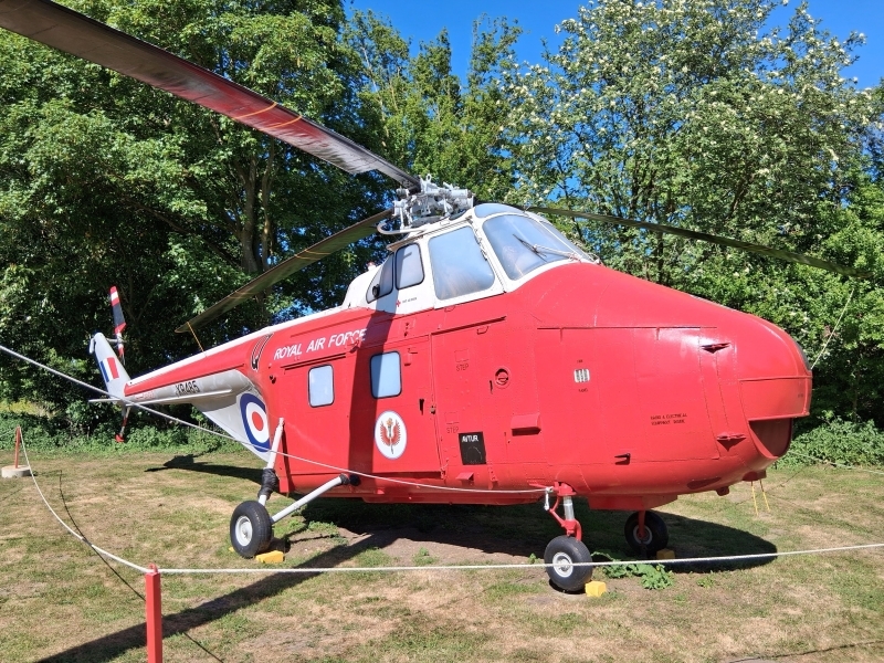 130525-Whirlwind-Gwen-touch-ins