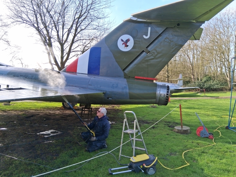 01-Port-Side-of-Javelin