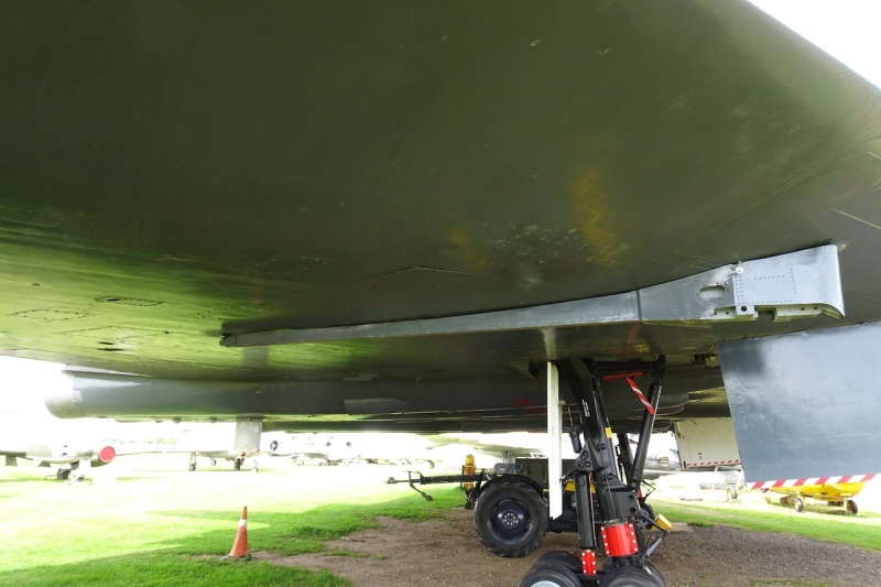 Vulcan-Underwing-Pylon-01