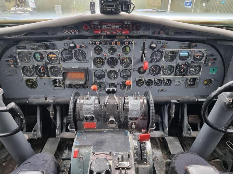 F-27-Cockpit-Refurb-04