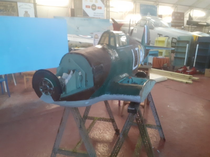 Model-Hurricane-Refub-01