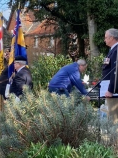 Harleston-wreath-laying-02