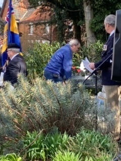 Harleston-wreath-laying-03